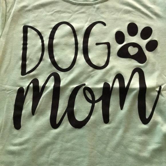 ✅8X Host Pick✅ Dog Mom T-Shirt, Small - Picture 5 of 6